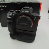 Sony Alpha a7R III Mirrorless Digital Camera Battery Grip!!